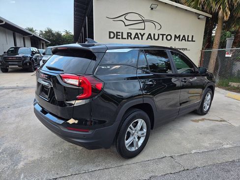 Used 2024 GMC Terrain SLE FWD image 5