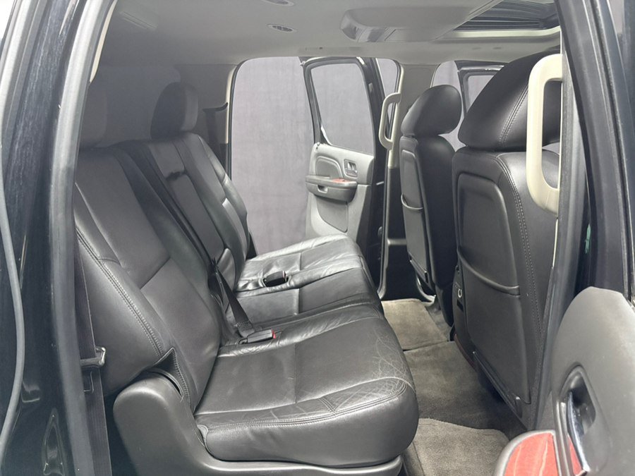 Used 2013 Cadillac Escalade ESV Luxury AWD/4WD image 29