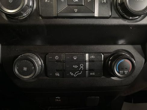 Used 2019 Ford F250 XLT w/ Camper Package image 16