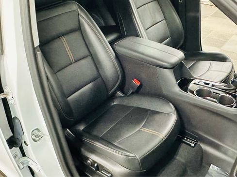 Used 2024 Chevrolet Equinox Premier AWD/4WD image 24