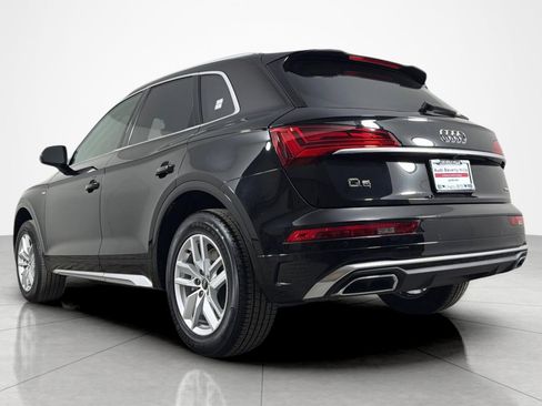 Used 2023 Audi Q5 2.0T Premium w/ Convenience Package AWD/4WD image 3
