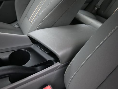 Certified 2025 Hyundai Elantra Sport image 18