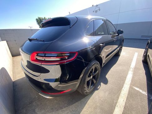 Used 2018 Porsche Macan AWD/4WD image 3