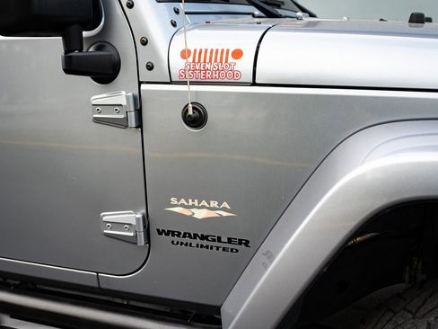 Used 2014 Jeep Wrangler Unlimited Sahara w/ Connectivity Group image 3