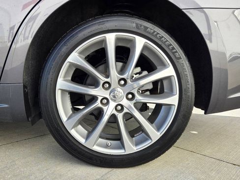 Used 2015 Toyota Avalon XLE Touring image 9