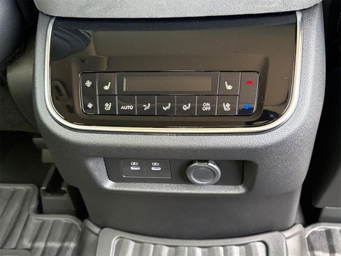 New 2026 INFINITI QX80 Luxe RWD image 14