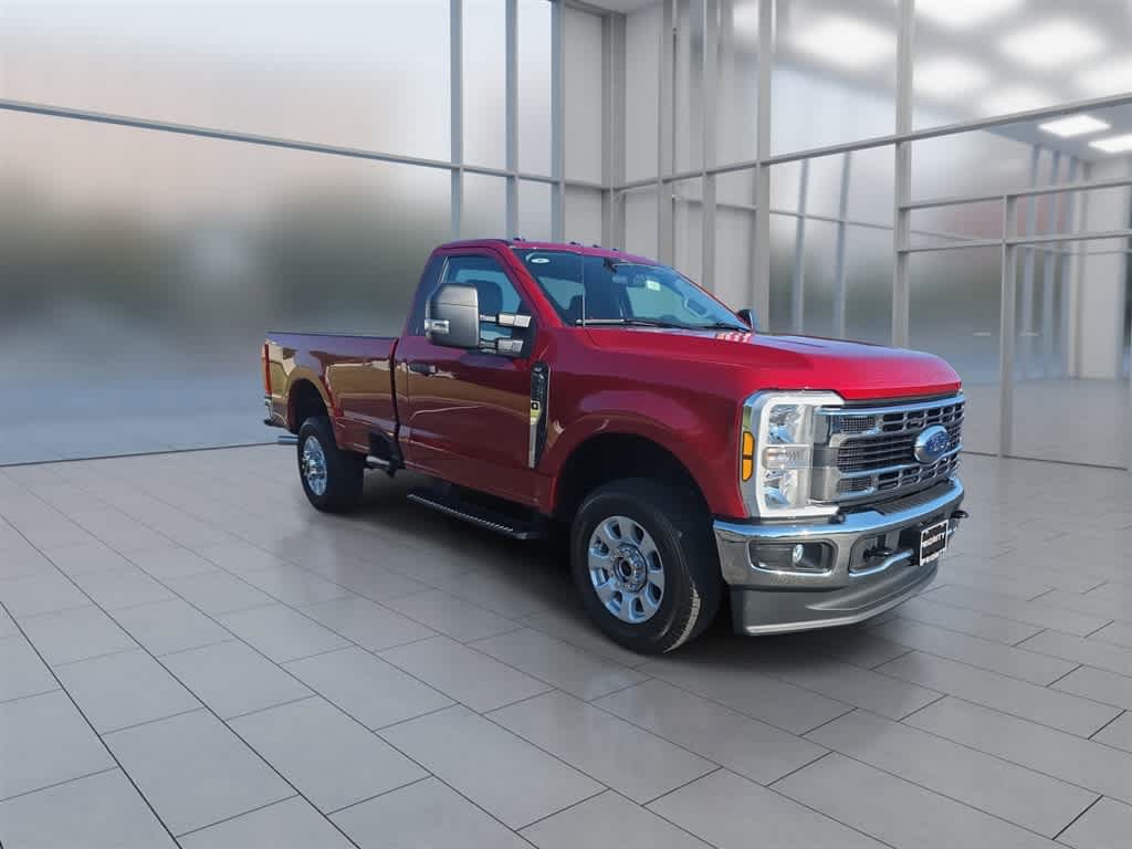 Used 2024 Ford F350 XLT AWD/4WD image 3