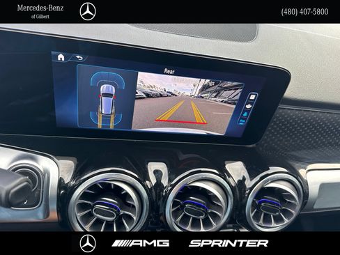 Used 2024 Mercedes-Benz GLB 250 image 28