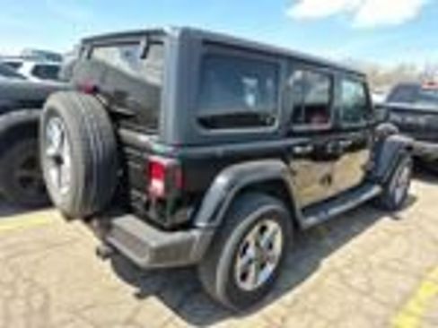 Used 2019 Jeep Wrangler Unlimited Sahara AWD/4WD image 9