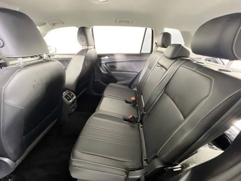 Used 2022 Volkswagen Tiguan SE image 23