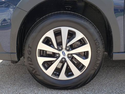 Used 2025 Subaru Outback Premium AWD/4WD image 27