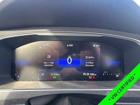 Certified 2023 Volkswagen Tiguan SE R-Line image 17