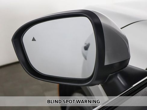 New 2026 Mitsubishi Outlander ES image 5