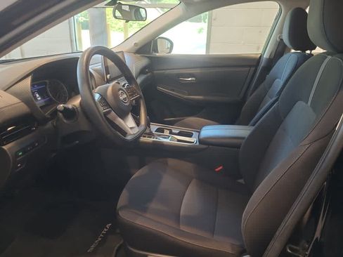 Used 2024 Nissan Sentra SV FWD image 11