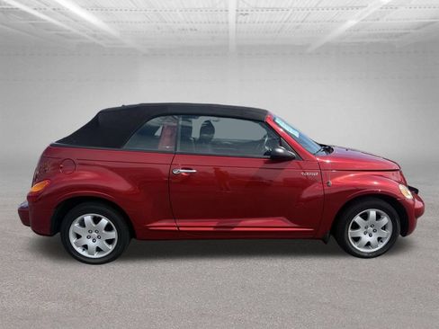 Used 2005 Chrysler PT Cruiser Touring FWD image 2