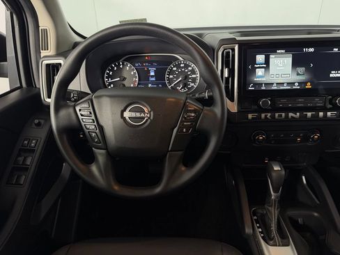 Used 2025 Nissan Frontier SV RWD image 13