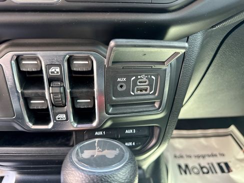 Used 2022 Jeep Wrangler Unlimited Sport AWD/4WD image 21