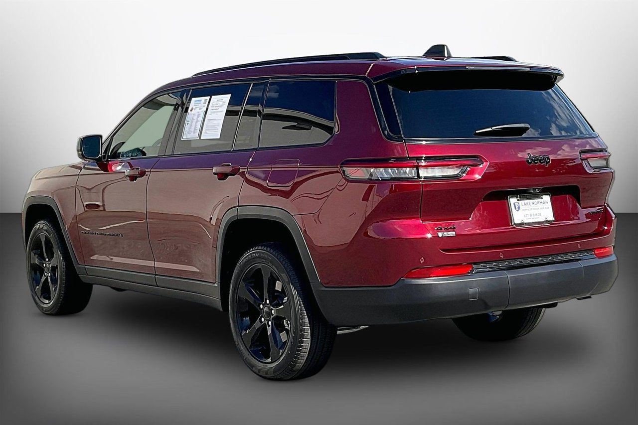 Used 2025 Jeep Grand Cherokee L Limited w/ Black Appearance Package AWD/4WD image 6