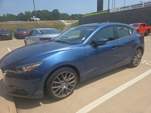 Used 2018 MAZDA MAZDA3 Touring FWD image 7