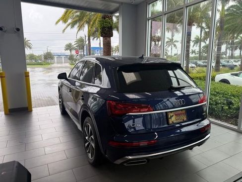 Used 2022 Audi Q5 2.0T Premium w/ Convenience Package AWD/4WD image 2