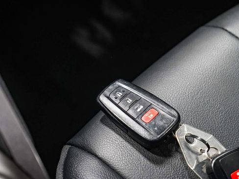 Certified 2023 Toyota Camry SE w/ Convenience Package image 29