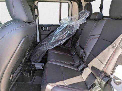 New 2025 Jeep Gladiator Rubicon w/ Convenience Group image 16