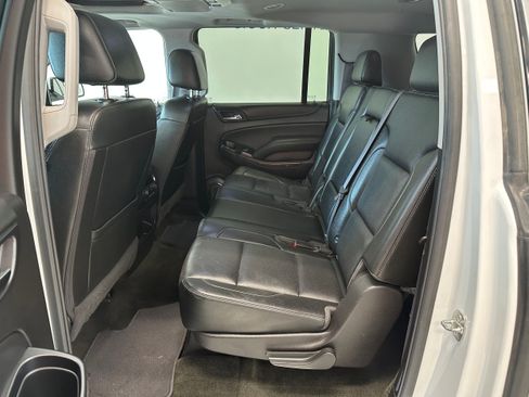 Used 2017 GMC Yukon XL SLT w/ Open Road Package AWD/4WD image 12