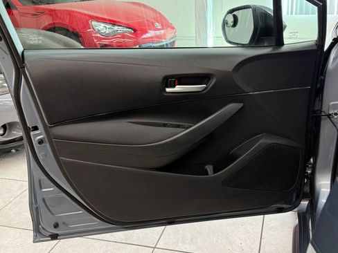 Used 2020 Toyota Corolla LE FWD image 16