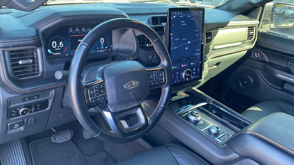 Used 2024 Ford Expedition Platinum AWD/4WD image 15