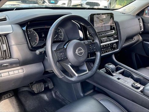 Used 2023 Nissan Pathfinder SL w/ SL Premium Package AWD/4WD image 8