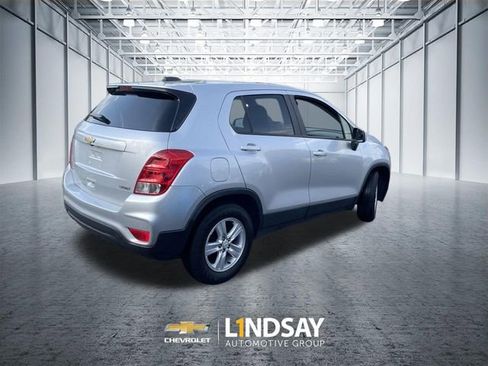 Used 2020 Chevrolet Trax LS w/ Tint and Cruise Package FWD image 8