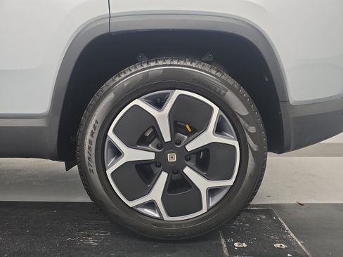 Used 2024 Rivian R1S Adventure Quad AWD/4WD image 10