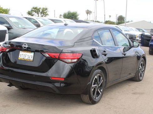 Used 2025 Nissan Sentra SV w/ All-Weather Package FWD image 5