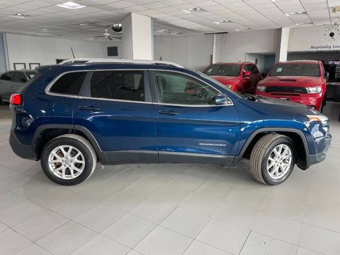 Used 2018 Jeep Cherokee Latitude Plus image 10