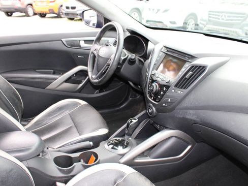 Used 2013 Hyundai Veloster Turbo FWD image 12