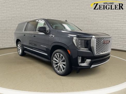 New 2024 GMC Yukon XL Denali w/ Advanced Technology Package image 3