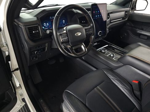 Used 2024 Ford Expedition Platinum AWD/4WD image 23