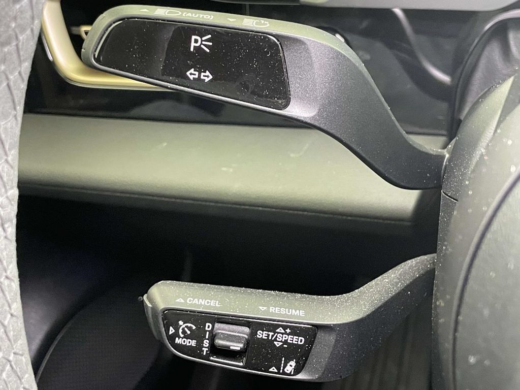 Certified 2025 Porsche Taycan 4S AWD/4WD image 42