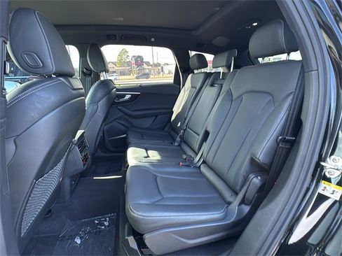 Used 2025 Audi Q7 3.0T Prestige w/ Prestige Package image 12