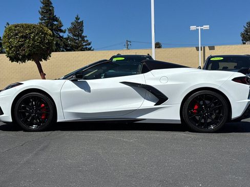 Used 2023 Chevrolet Corvette Stingray Premium Conv w/ Z51 Performance Package RWD image 7