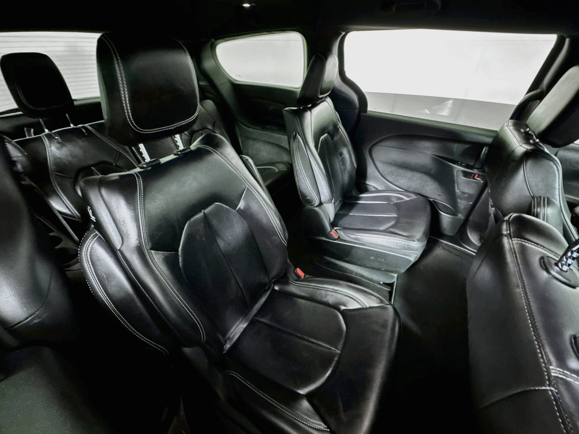 Used 2023 Chrysler Pacifica Touring-L w/ S Appearance Package FWD image 25
