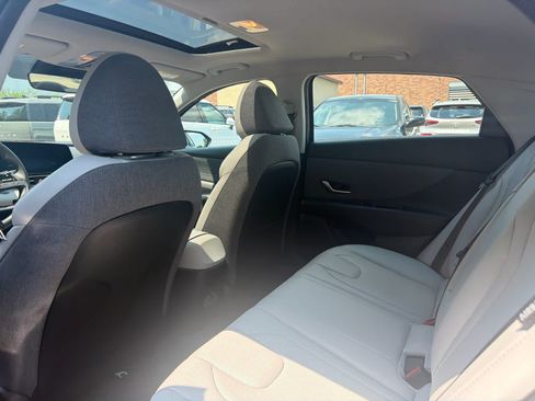 Used 2026 Hyundai Elantra Limited FWD image 6