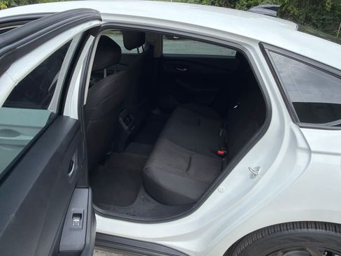 Used 2025 Honda Accord SE image 17