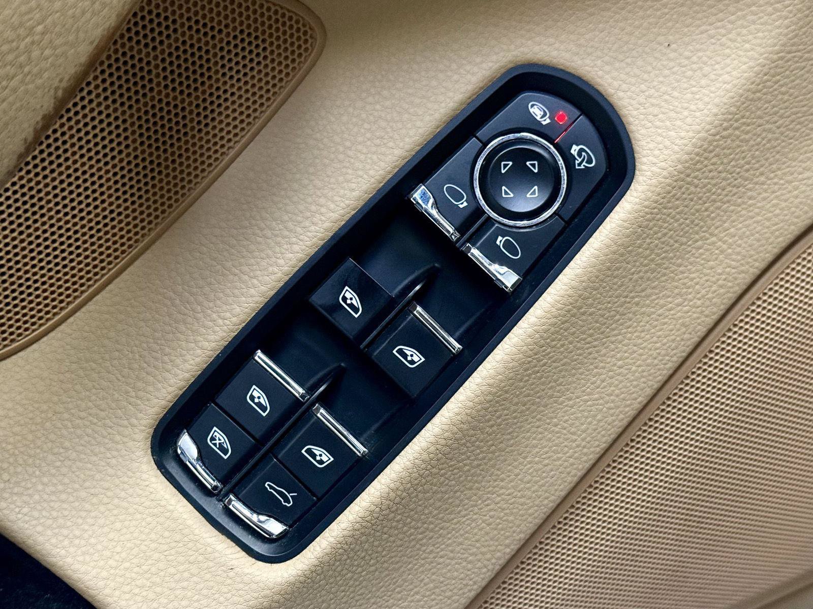 Used 2015 Porsche Panamera 4S AWD/4WD image 11