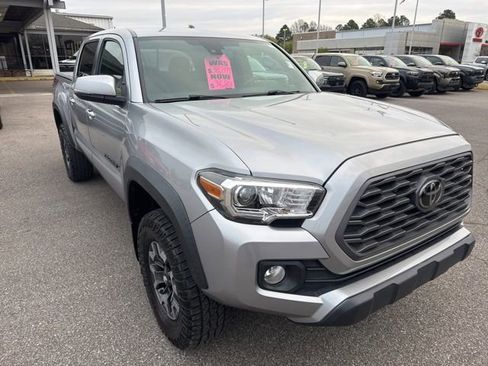 Used 2021 Toyota Tacoma TRD Off-Road w/ Technology Package image 7