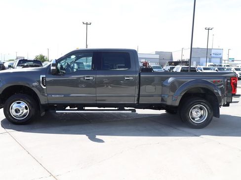 Used 2019 Ford F350 Lariat w/ Tow Technology Bundle AWD/4WD image 3
