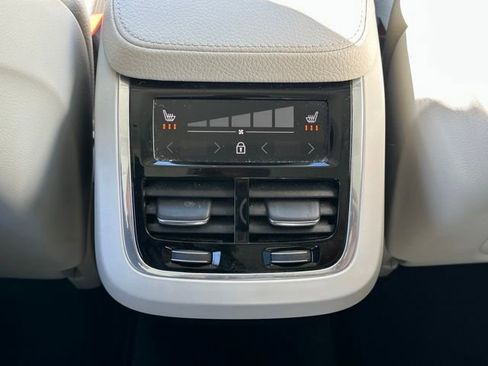 Used 2020 Volvo XC90 T6 Momentum image 19