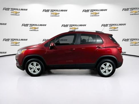 Used 2022 Chevrolet Trax LT w/ LT Convenience Package AWD/4WD image 4