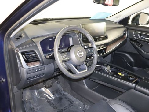 Used 2024 Nissan Rogue Platinum w/ Platinum Premium Package image 39