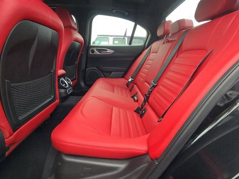 Used 2024 Alfa Romeo Giulia Veloce image 10